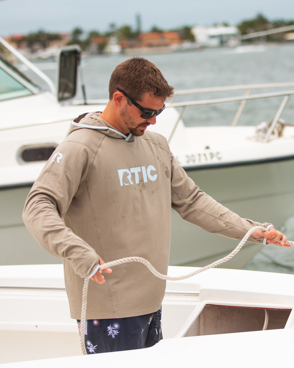 72 QT Ultra-Light Wheeled Cooler